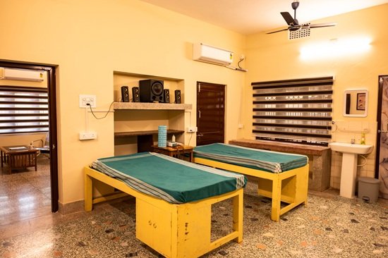 Luster Physio Sriram Nagar at our physiotherapy clinic in Bhubaneswar
